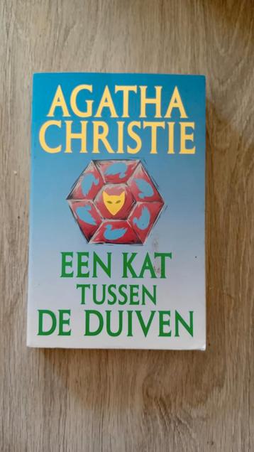 Agatha Christie - Een kat tussen de duiven beschikbaar voor biedingen