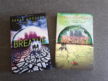 Breathe en gesigneerde Resist van Sarah Crossan