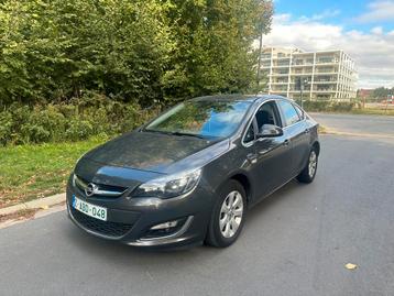 OPEL ASTRA SEDAN • BENZINE • 106.000KM • beschikbaar voor biedingen