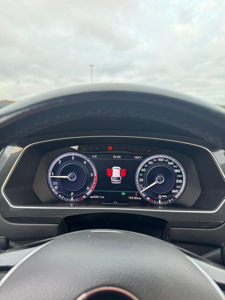 Tiguan 2.0 tdi in zeer nette staat !!!, Auto's, Volkswagen, Bedrijf, Tiguan, 4x4, ABS, Achteruitrijcamera, Adaptieve lichten, Adaptive Cruise Control