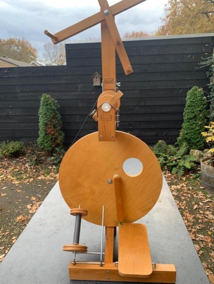 LOUET S 10 SPINNEWIEL MET WOLMOLEN, Hobby en Vrije tijd, Spinnewielen en Spinnen, Zo goed als nieuw, Spinnewiel, Ophalen of Verzenden