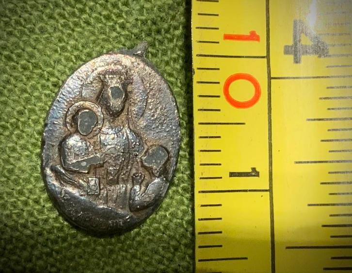 Heel oud scapulier in zilver, Handtassen en Accessoires, Kettinghangers, Zilver, Ophalen