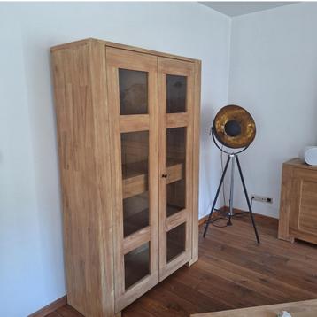 Glazen kast Henders&Hazel beschikbaar voor biedingen