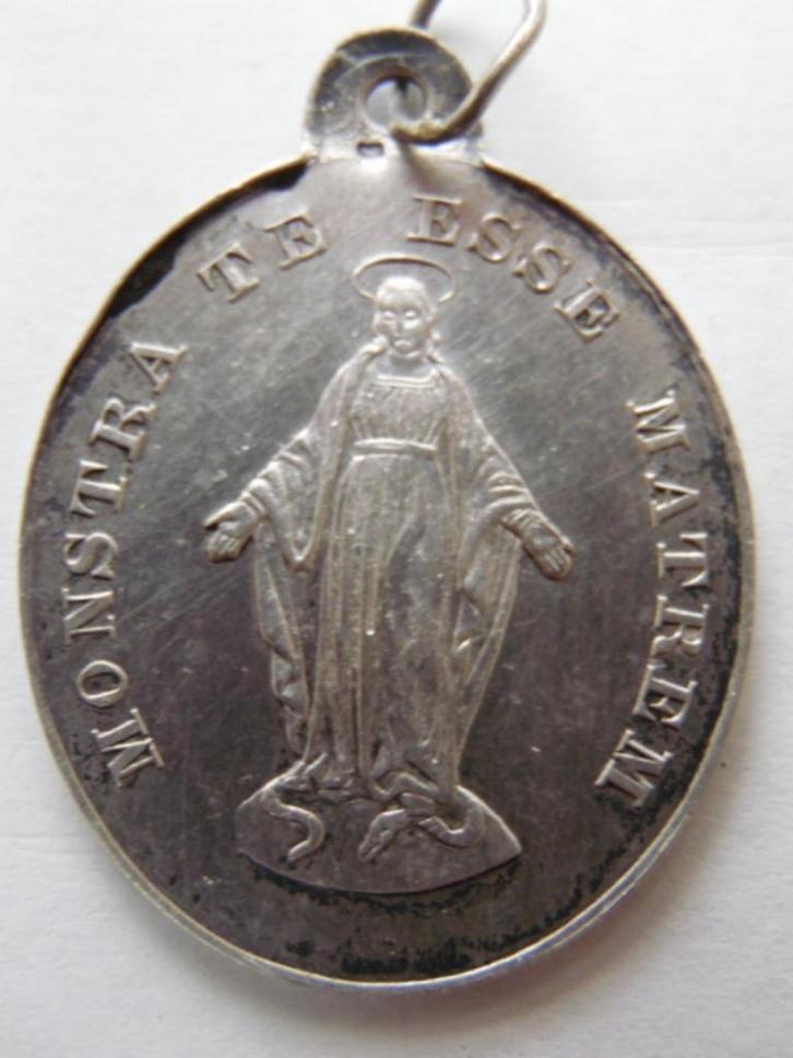 M53 * Antiek Scapulier Medaillon * Monstra te esse matrem, Antiek en Kunst, Antiek | Religieuze voorwerpen, Ophalen of Verzenden