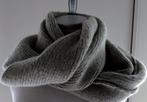 Écharpe tricotée à la main/Nouveau, Enlèvement ou Envoi, Écharpe, Neuf