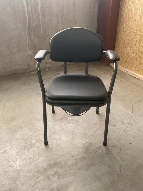Toiletstoel, zo goed als nieuw, Diversen, Verpleegmiddelen, Zo goed als nieuw, Ophalen
