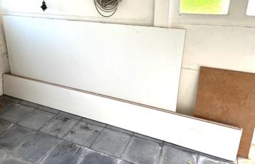 Lot platen witte melamine spaanplaat 22 mm dikte beschikbaar voor biedingen