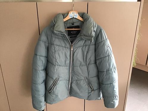 mooie jas met kap maat Large voor 10 euro, Kleding | Dames, Jassen | Zomer, Zo goed als nieuw, Maat 42/44 (L), Ophalen of Verzenden