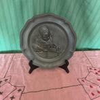 IJzeren sierbord met afbeelding van "Werkend oud vrouwtje", Antiek en Kunst, Ophalen