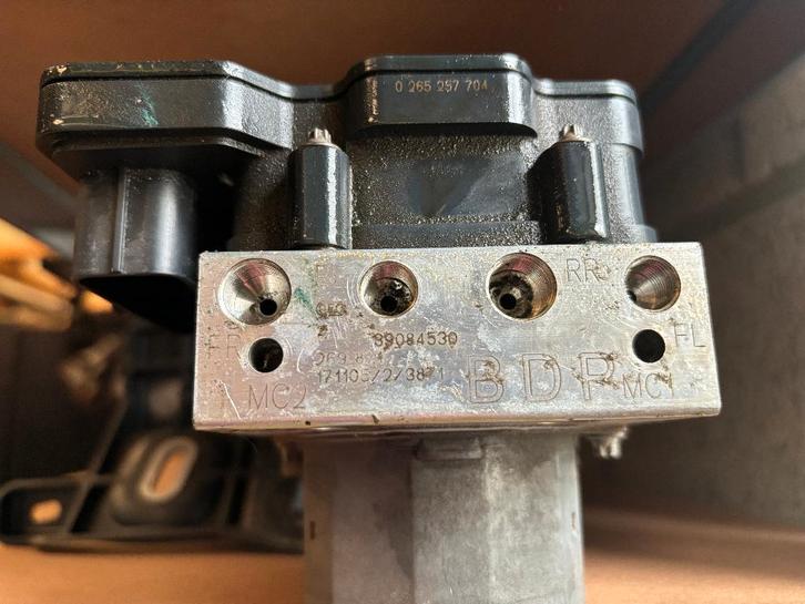 BOITIER ABS OPEL CORSA E, Auto-onderdelen, Remmen en Aandrijving, Opel, Gebruikt, Ophalen