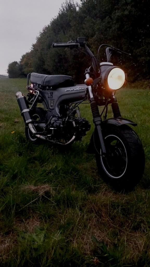Honda dax, Fietsen en Brommers, Brommers | Honda, Gebruikt, Overige modellen, Klasse B (45 km/u), Ophalen