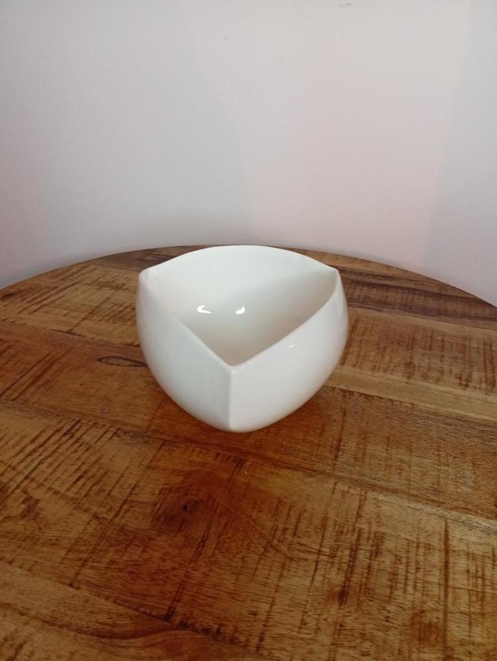 Serax schaal – Ann Van Hoey, Huis en Inrichting, Keuken | Servies, Zo goed als nieuw, Schaal of Schalen, Effen, Keramiek, Ophalen of Verzenden