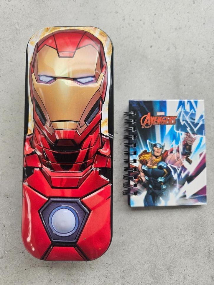 pennendoos avengers, Diversen, Schoolbenodigdheden, Zo goed als nieuw, Ophalen
