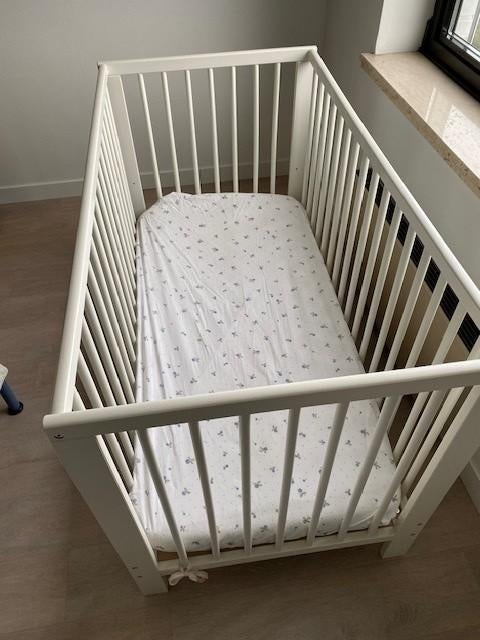 kinderbedje 60 x 120, Ophalen, Verstelbaar, Wit, Zo goed als nieuw