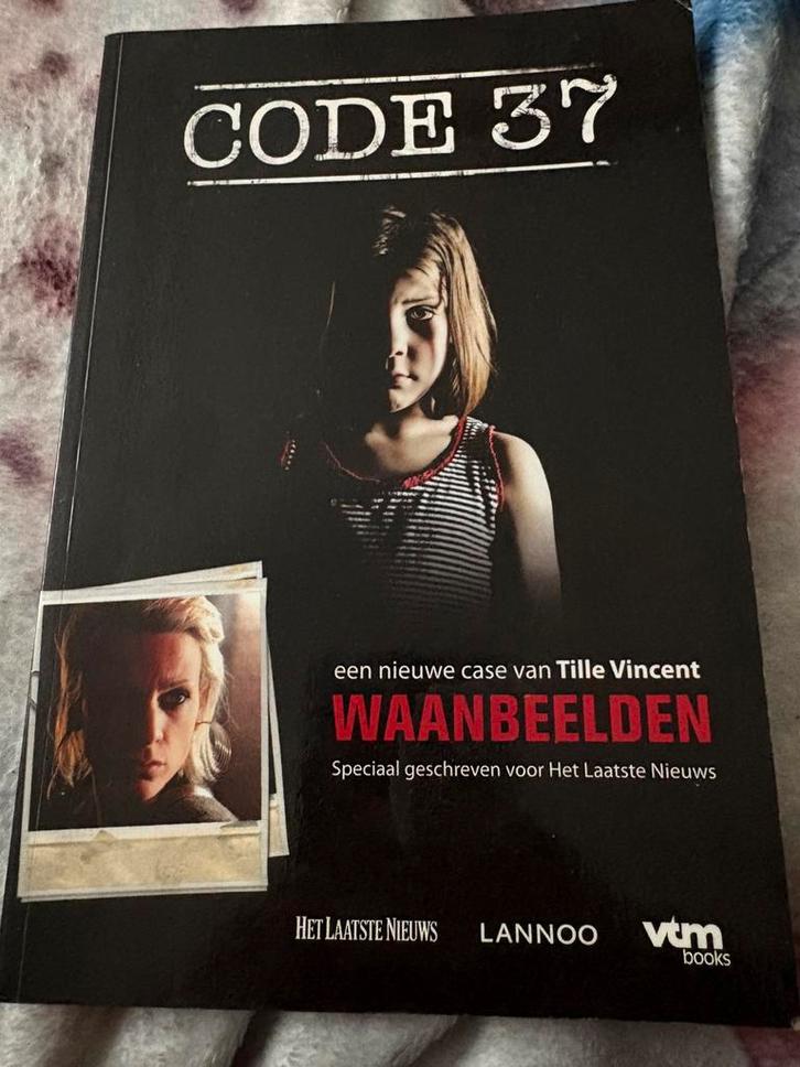 Code 37 waanbeelden, Boeken, Film, Tv en Media, Zo goed als nieuw, Ophalen of Verzenden