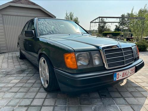 W124 230E met amper 99800km, Auto's, Mercedes-Benz, Particulier, Radio, Benzine, Handgeschakeld, Groen, Velours, Ophalen