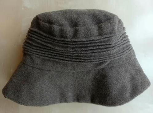 Wollen hoedje bruingrijs - dames of heren, Vêtements | Hommes, Chapeaux & Casquettes, Comme neuf, Enlèvement ou Envoi