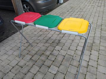 Vuilzakhouders in prima staat beschikbaar voor biedingen