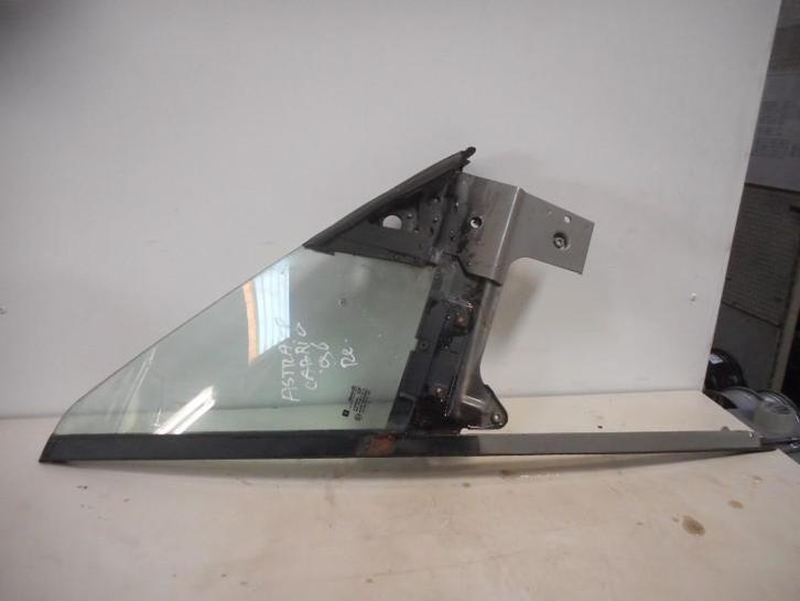 VITRE CUSTODE AVANT DROIT Opel Astra F (53B), Autos : Pièces & Accessoires, Vitres & Accessoires, Opel, Utilisé