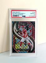 PSA 10 Patrick Mahomes 2024 Panini Select Prizm /249, Ophalen of Verzenden, Nieuw, Plaatje
