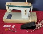 SINGER naaimachine met pedaal., Hobby en Vrije tijd, Naaimachines en Toebehoren, Ophalen, Zo goed als nieuw, Naaimachine, Singer