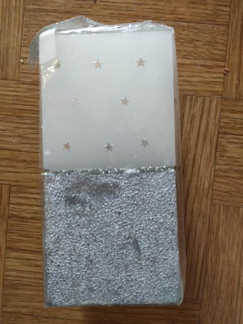 wit/grijs sneeuw kerstkaars ovaal of kubus vorm in cadeau, Diversen, Kerst, Nieuw, Ophalen of Verzenden