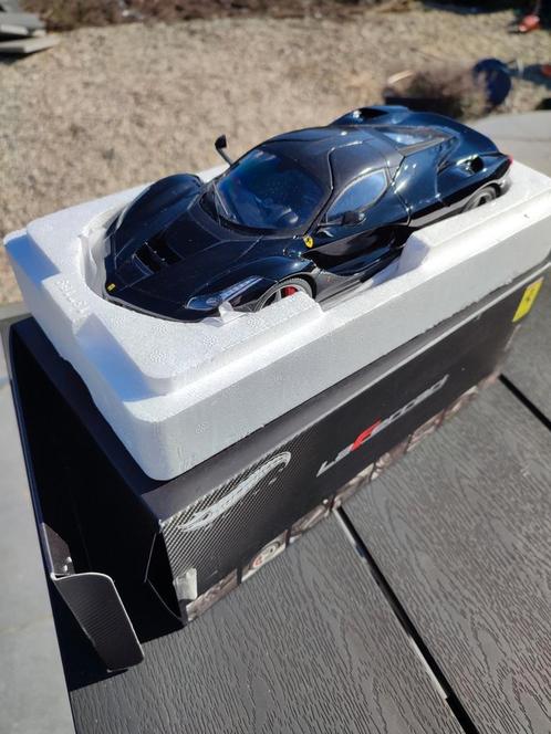 1/18 Ferrari Laferrari Hotwheels Elite, Hobby en Vrije tijd, Modelauto's | 1:18, Zo goed als nieuw, Auto, Hot Wheels, Ophalen of Verzenden