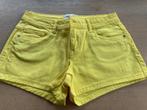 Geel shortje maat 36, Kleding | Dames, Broeken en Pantalons, Only, Kort, Verzenden, Geel