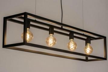 Hanglamp met 4 lichtpunten + 2 reservelampen beschikbaar voor biedingen