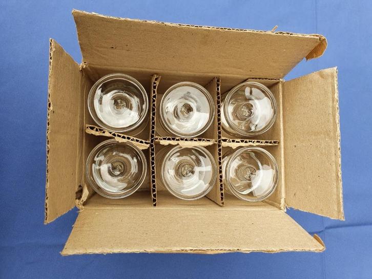 Lot van 36 ongebruikte glazen op voet, Huis en Inrichting, Keuken | Servies, Nieuw, Glas of Glazen, Effen, Glas, Ophalen of Verzenden