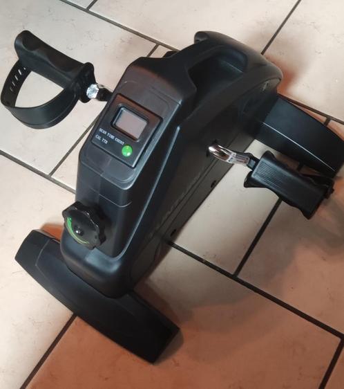 Tunturi CardioFit M30, Sport en Fitness, Fitnessapparatuur, Zo goed als nieuw, Armen, Benen, Ophalen