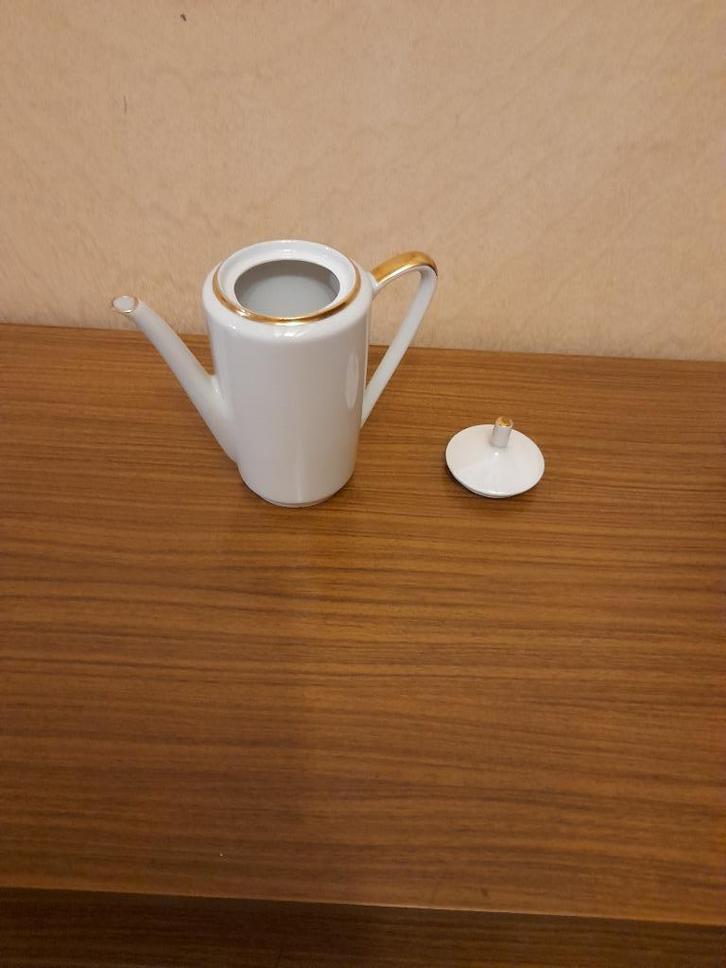 1 cafetière blanche +dorure allemande - Kahla, très bon état, Antiek en Kunst, Antiek | Porselein, Ophalen