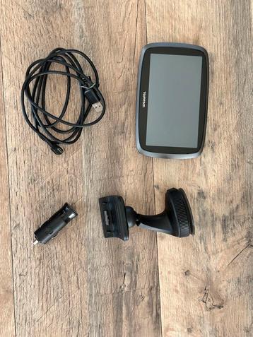 TomTom gps met alle toebehoren  beschikbaar voor biedingen