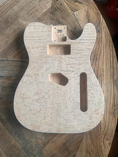 Telecaster body “ Ash with Burl Top ‘ newww, Musique & Instruments, Instruments | Pièces, Envoi