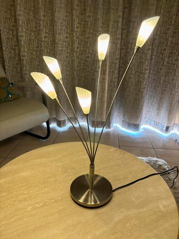 Design tafellamp met 5 Led lampen beschikbaar voor biedingen
