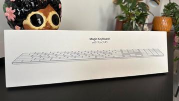 Ongeopend en verzegeld Magic Keyboard with Touch ID en num beschikbaar voor biedingen