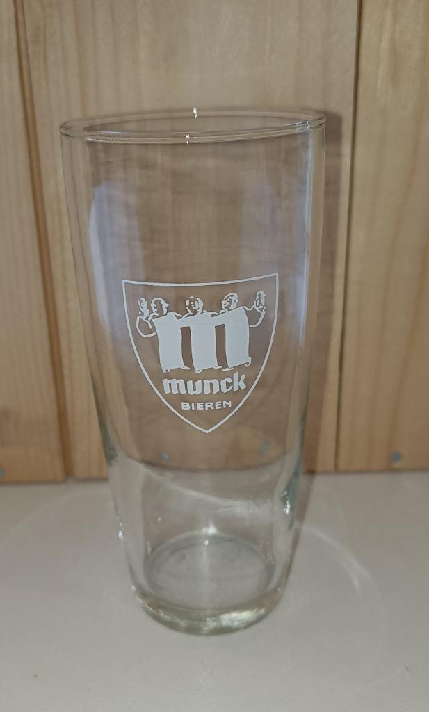 Munck Bieren bierglas, Verzamelen, Glas en Drinkglazen, Zo goed als nieuw, Bierglas, Ophalen