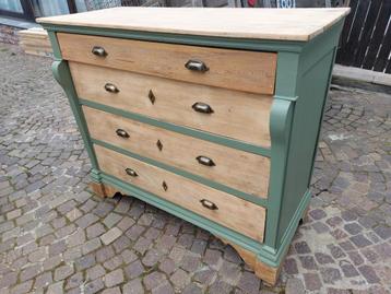 Superbe très ancienne commode massive  beschikbaar voor biedingen