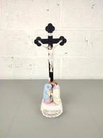 Kruisbeeld met wijwatervat Vieux Andenne, Antiek en Kunst, Antiek | Religieuze voorwerpen, Ophalen of Verzenden