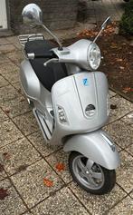 Vespa GTS 125, Fietsen en Brommers, Scooters | Vespa, Ophalen, Zo goed als nieuw