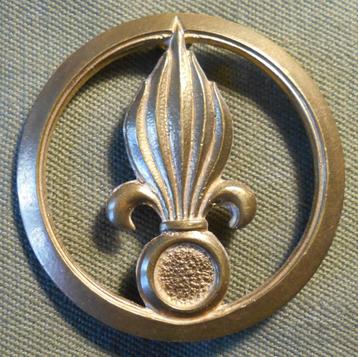 LEGION ETRANGERE / INSIGNE DE BERET. beschikbaar voor biedingen