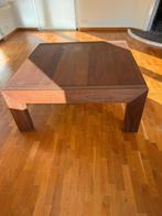 Een mooie notenhouten salontafel, Huis en Inrichting, Ophalen, Gebruikt, 50 tot 100 cm, Vierkant