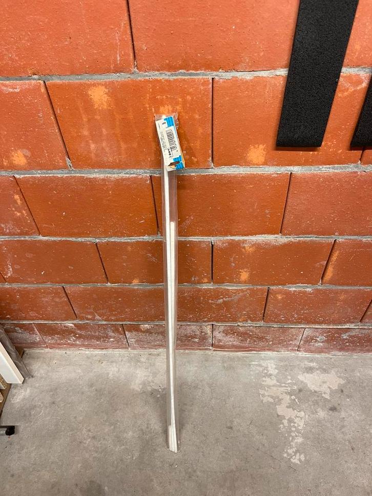 1  uitschuifbare Gordijnroede, Huis en Inrichting, Stoffering | Gordijnen en Lamellen, Zo goed als nieuw, Wit, Ophalen of Verzenden