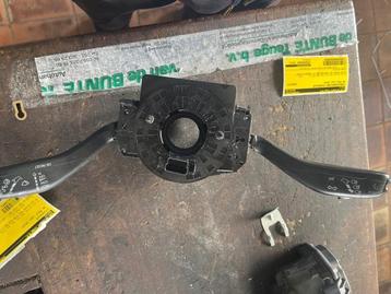 Combischakelaar Stuurkolom van een Volkswagen Polo beschikbaar voor biedingen