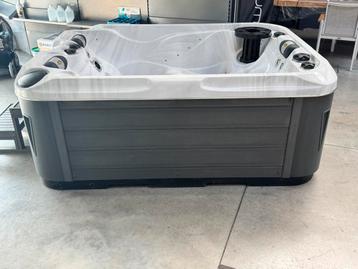 Tweedehands jacuzzi passion spa beschikbaar voor biedingen