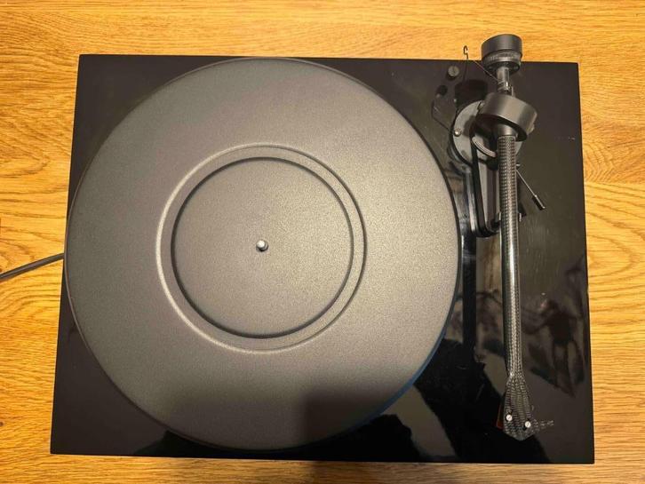 Pro-Ject Debut Carbon + Ortofon 2M bronzen plaat, Audio, Tv en Foto, Platenspelers, Gebruikt, Platenspeler, Overige merken, Ophalen