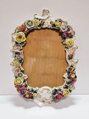 Fotokader in Capodimonte porselein. beschikbaar voor biedingen