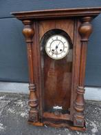 Oude wandklok 70 cm hoog — werkt niet, Antiek en Kunst, Antiek | Klokken, Ophalen of Verzenden