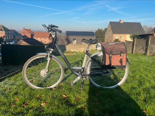 Elektrische damesfiets BIKKEL, Fietsen en Brommers, Elektrische fietsen, Zo goed als nieuw, Ophalen