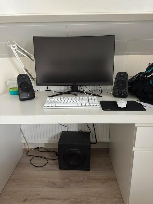MSI scherm, speakerset met subwoofer, keyboard en muis., Computers en Software, Desktop Pc's, Zo goed als nieuw, Met monitor, Gaming